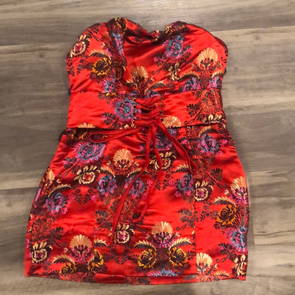 Red satin asian inspired print mini dress (petite)